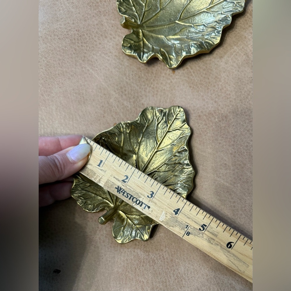 Vintage Solid Brass Rhubarb Leaf TRINKET DISH TRAY Made In Taiwan - Picture 7 of 7